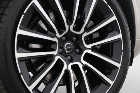 Volvo XC90 T8 Plug-in hybrid Ultra Dark | Bowers&Wilkins | Luchtvering | Massage | 22 Inch | Trekhaak | Head-Up