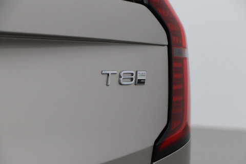 Volvo XC90 T8 Plug-in hybrid Ultra Dark | Bowers&Wilkins | Luchtvering | Massage | 22 Inch | Trekhaak | Head-Up