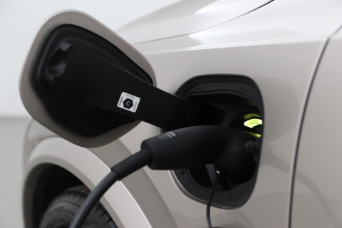 Volvo XC90 T8 Plug-in hybrid Ultra Dark | Bowers&Wilkins | Luchtvering | Massage | 22 Inch | Trekhaak | Head-Up