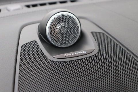 Volvo XC60 T8 Plug-in hybrid Ultra Black Edition | HEICO Sportiv | Luchtvering | Bowers&Wilkins | Panoramadak | Head-Up