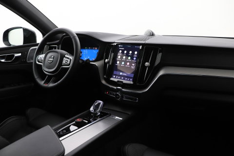 Volvo XC60 T8 Plug-in hybrid Ultra Black Edition | HEICO Sportiv | Luchtvering | Bowers&Wilkins | Panoramadak | Head-Up