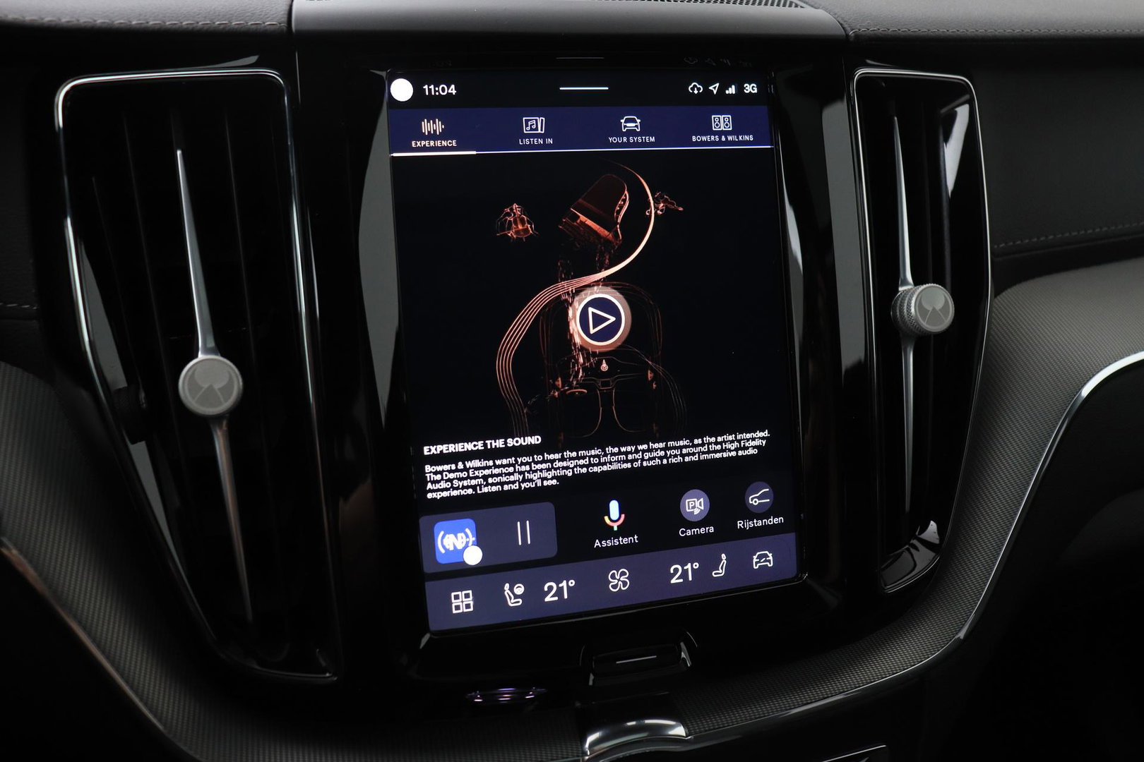 Volvo XC60 T8 Plug-in hybrid Ultra Black Edition | HEICO Sportiv | Luchtvering | Bowers&Wilkins | Panoramadak | Head-Up