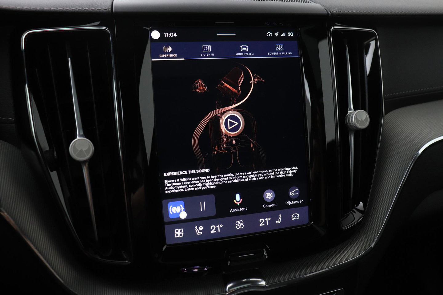 Volvo XC60 T8 Plug-in hybrid Ultra Black Edition | HEICO Sportiv | Luchtvering | Bowers&Wilkins | Panoramadak | Head-Up