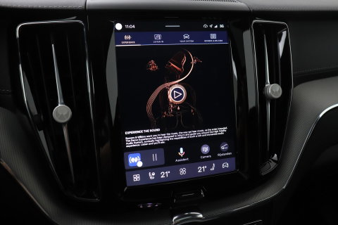 Volvo XC60 T8 Plug-in hybrid Ultra Black Edition | HEICO Sportiv | Luchtvering | Bowers&Wilkins | Panoramadak | Head-Up