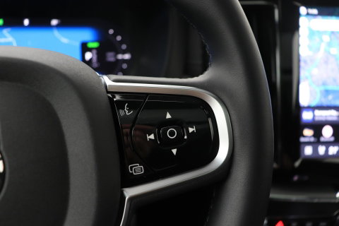 Volvo XC60 T8 Plug-in hybrid Ultra Black Edition | HEICO Sportiv | Luchtvering | Bowers&Wilkins | Panoramadak | Head-Up