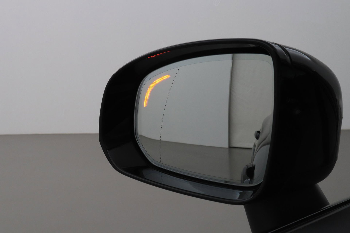 Volvo XC60 T8 Plug-in hybrid Ultra Black Edition | HEICO Sportiv | Luchtvering | Bowers&Wilkins | Panoramadak | Head-Up