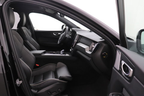Volvo XC60 T8 Plug-in hybrid Ultra Black Edition | HEICO Sportiv | Luchtvering | Bowers&Wilkins | Panoramadak | Head-Up
