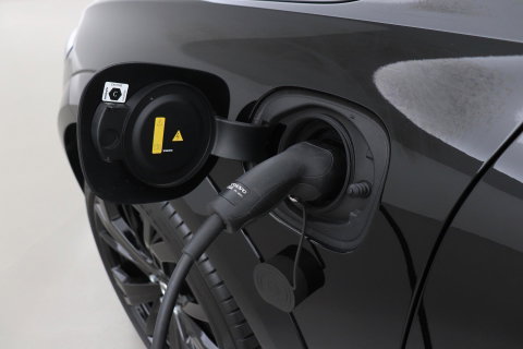 Volvo XC60 T8 Plug-in hybrid Ultra Black Edition | HEICO Sportiv | Luchtvering | Bowers&Wilkins | Panoramadak | Head-Up
