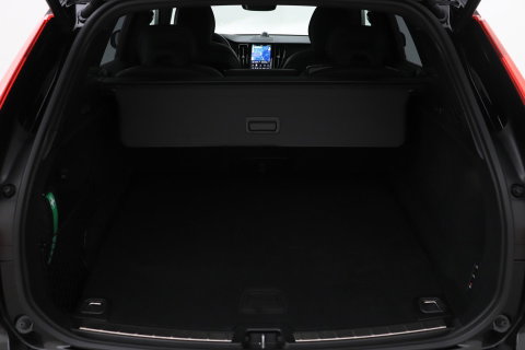 Volvo XC60 T8 Plug-in hybrid Ultra Black Edition | HEICO Sportiv | Luchtvering | Bowers&Wilkins | Panoramadak | Head-Up