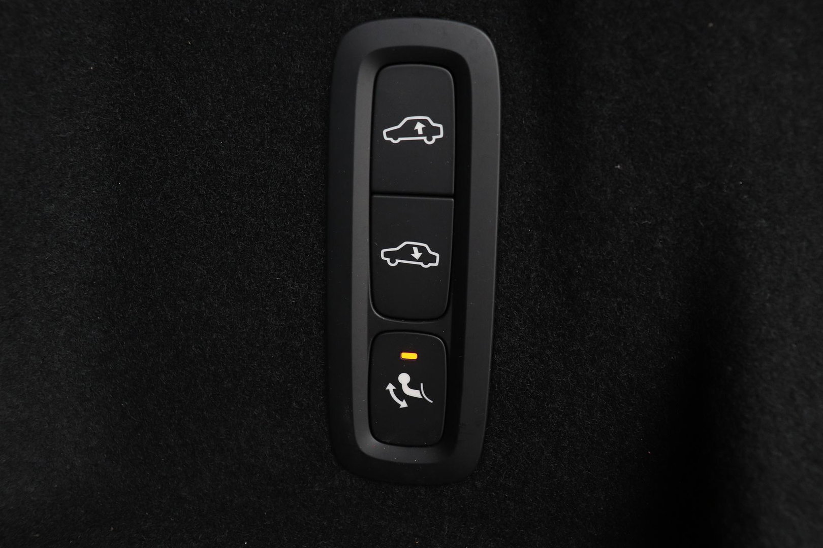 Volvo XC60 T8 Plug-in hybrid Ultra Black Edition | HEICO Sportiv | Luchtvering | Bowers&Wilkins | Panoramadak | Head-Up