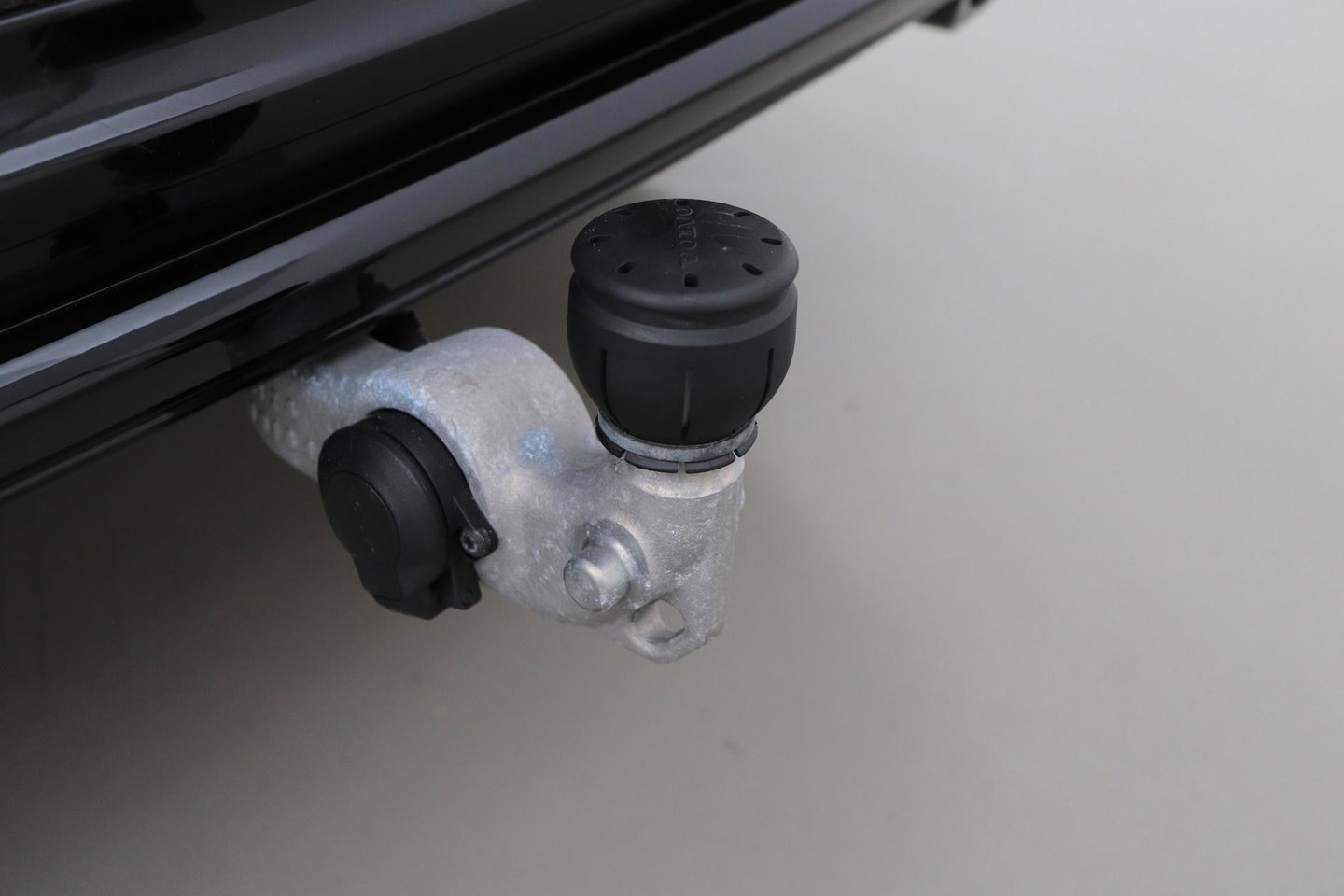 Volvo XC60 T8 Plug-in hybrid Ultra Black Edition | HEICO Sportiv | Luchtvering | Bowers&Wilkins | Panoramadak | Head-Up