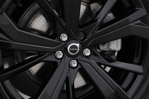 Volvo XC60 T8 Plug-in hybrid Ultra Black Edition | HEICO Sportiv | Luchtvering | Bowers&Wilkins | Panoramadak | Head-Up