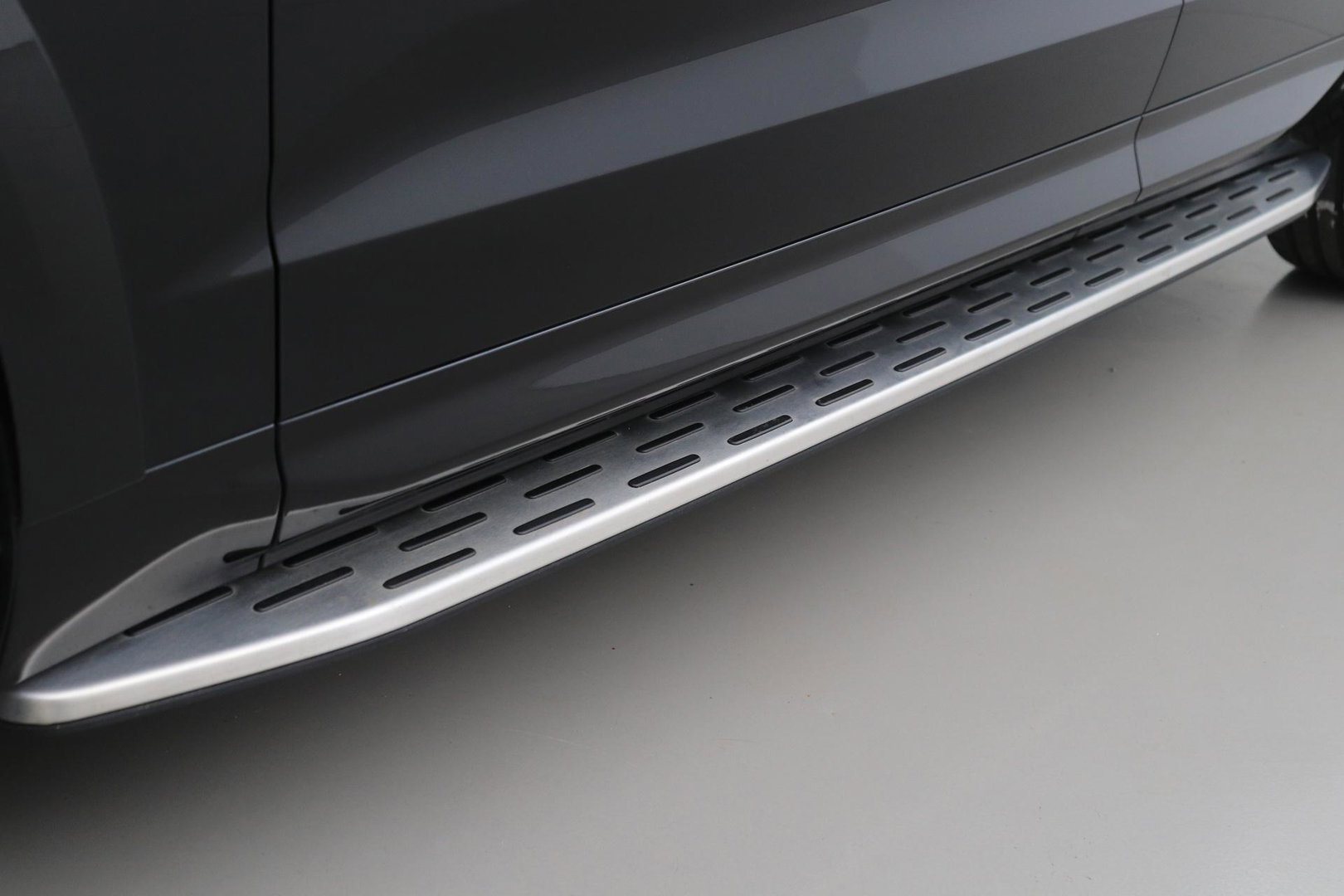 Volvo XC60 T8 Plug-in hybrid Ultra Black Edition | HEICO Sportiv | Luchtvering | Bowers&Wilkins | Panoramadak | Head-Up