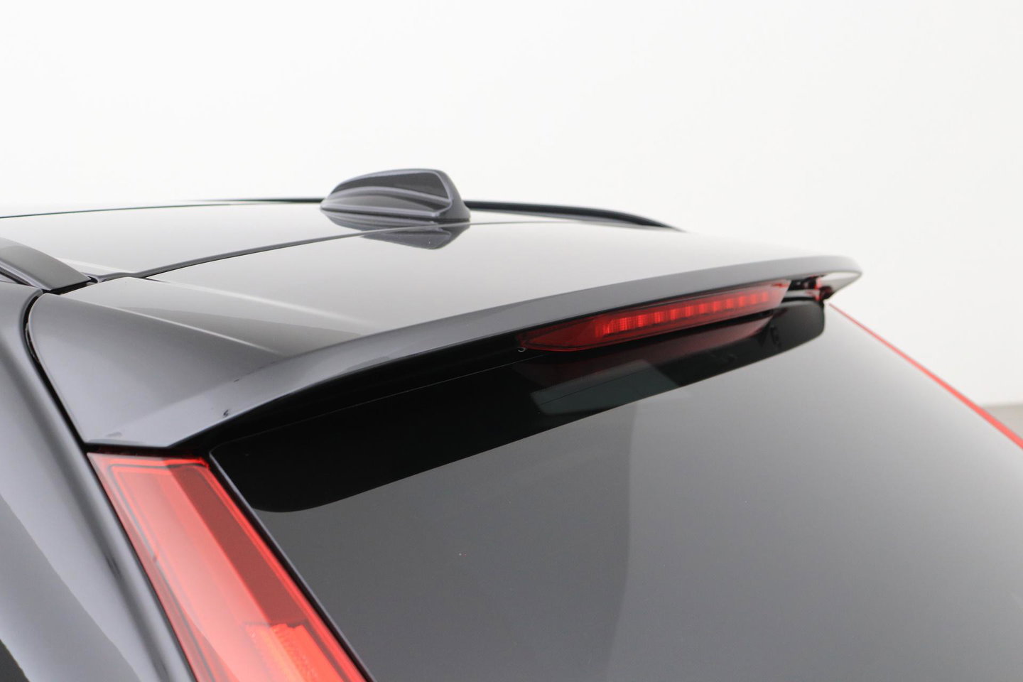 Volvo XC60 T8 Plug-in hybrid Ultra Black Edition | HEICO Sportiv | Luchtvering | Bowers&Wilkins | Panoramadak | Head-Up