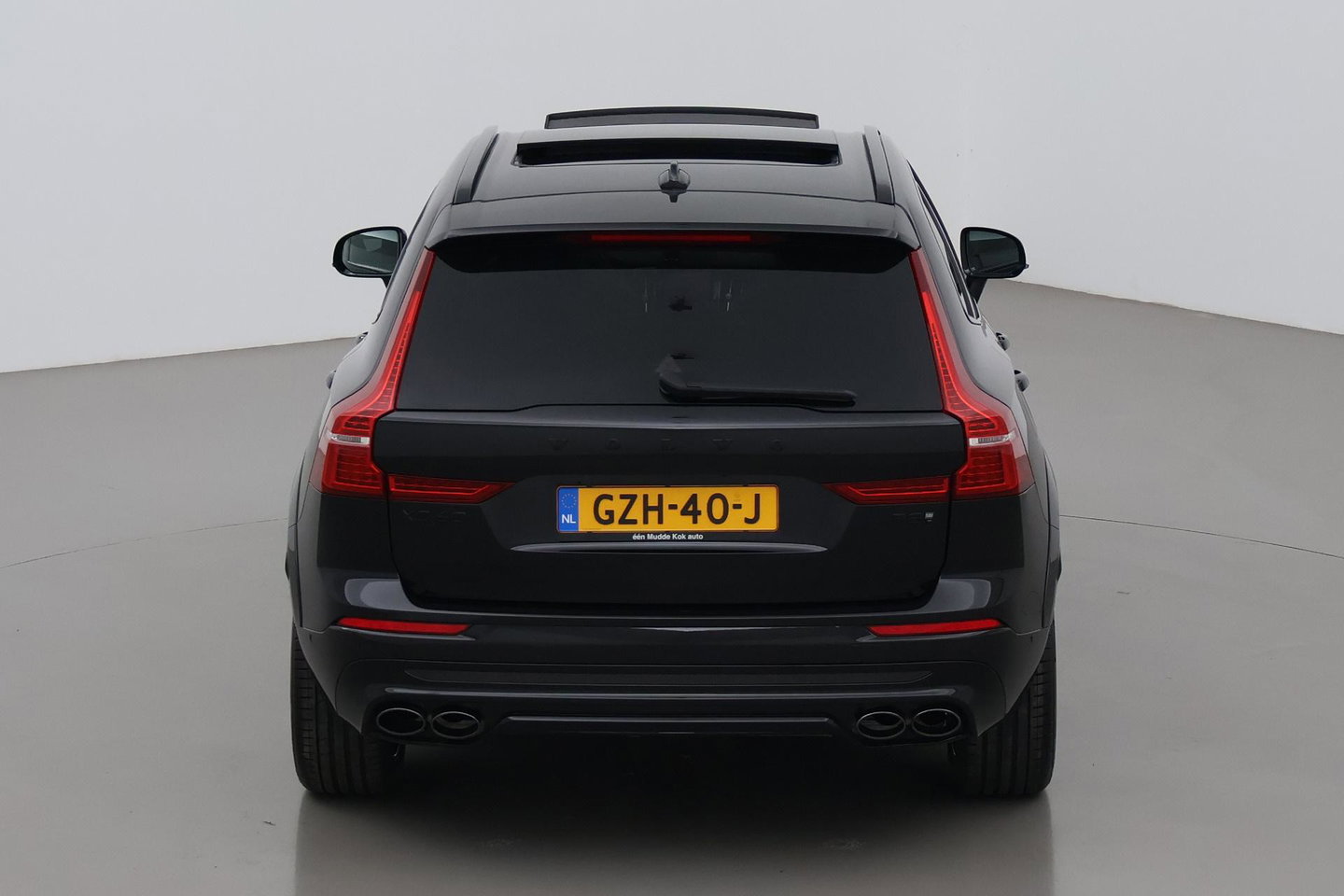 Volvo XC60 T8 Plug-in hybrid Ultra Black Edition | HEICO Sportiv | Luchtvering | Bowers&Wilkins | Panoramadak | Head-Up