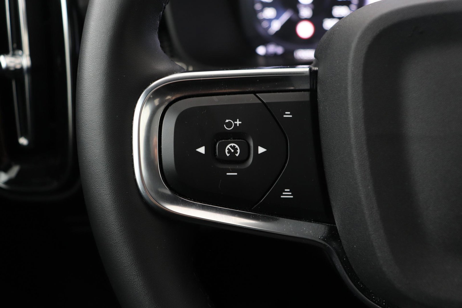 Volvo XC40 T5 Recharge R-Design | Panoramadak | 360° Camera | harman/kardon | Trekhaak
