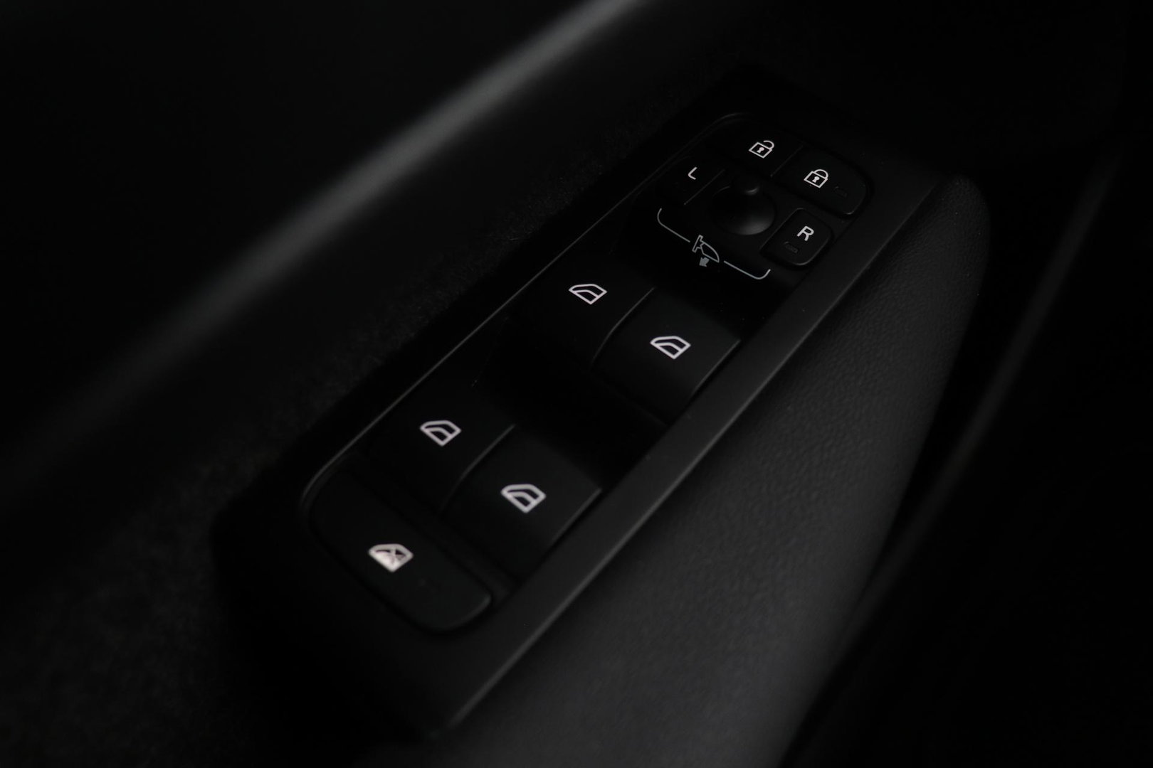 Volvo XC40 T5 Recharge R-Design | Panoramadak | 360° Camera | harman/kardon | Trekhaak
