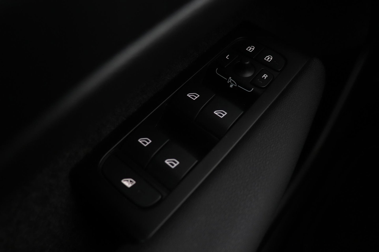 Volvo XC40 T5 Recharge R-Design | Panoramadak | 360° Camera | harman/kardon | Trekhaak