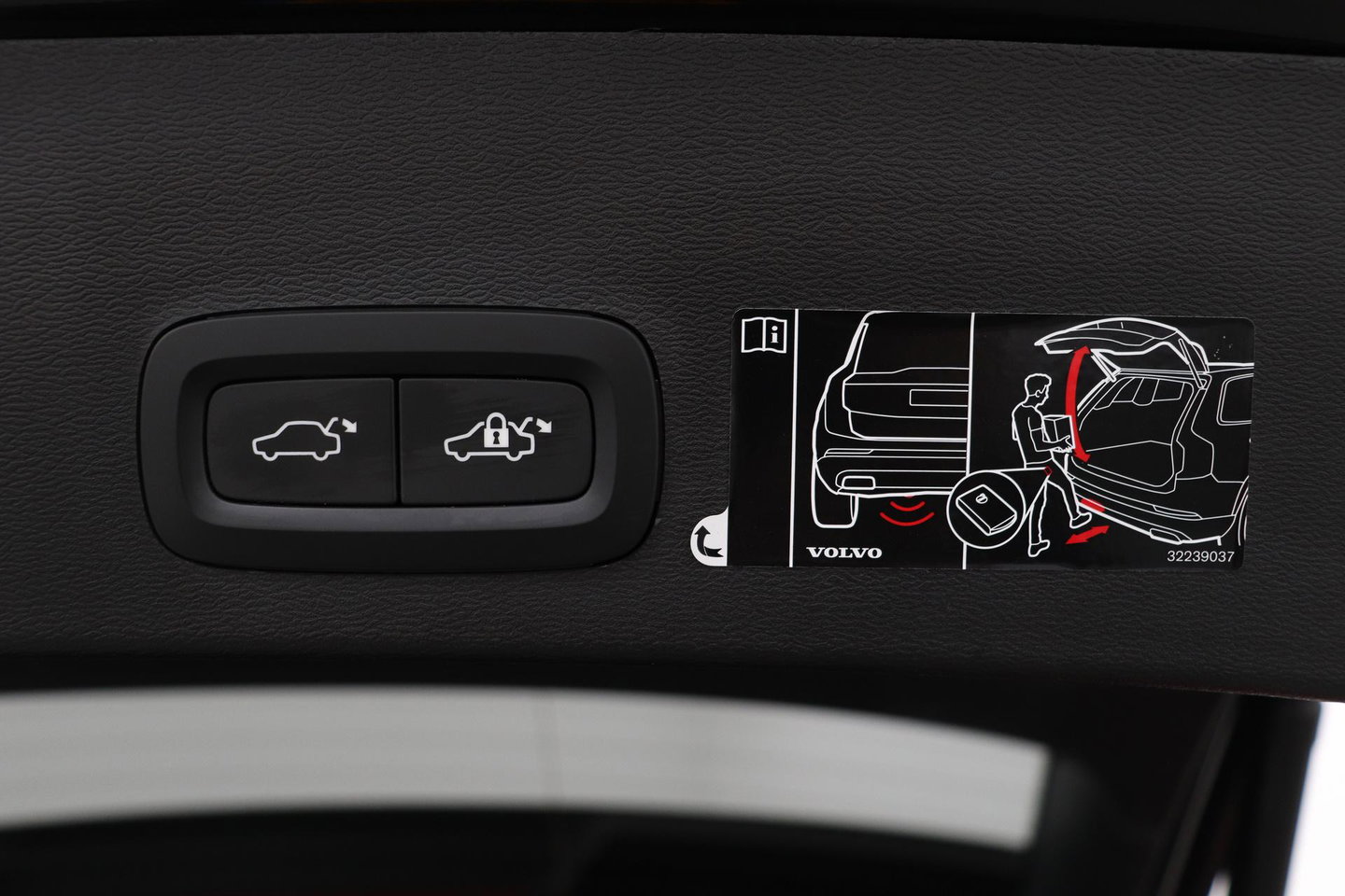 Volvo XC40 T5 Recharge R-Design | Panoramadak | 360° Camera | harman/kardon | Trekhaak