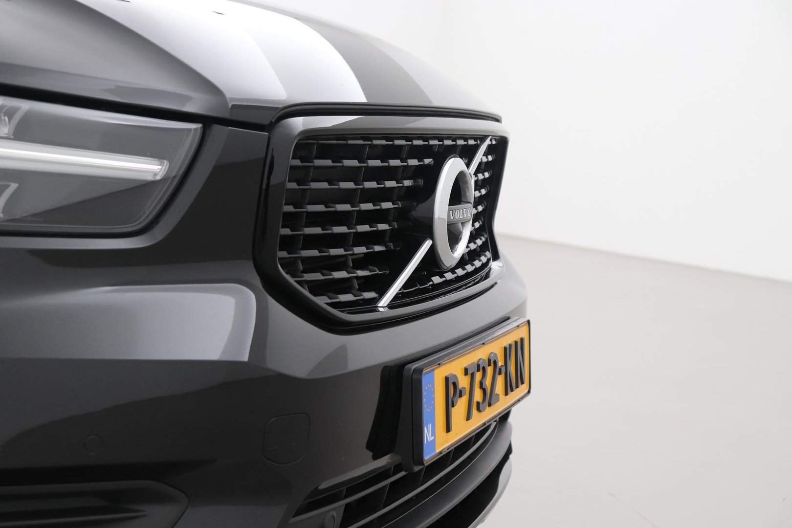 Volvo XC40 T5 Recharge R-Design | Panoramadak | 360° Camera | harman/kardon | Trekhaak