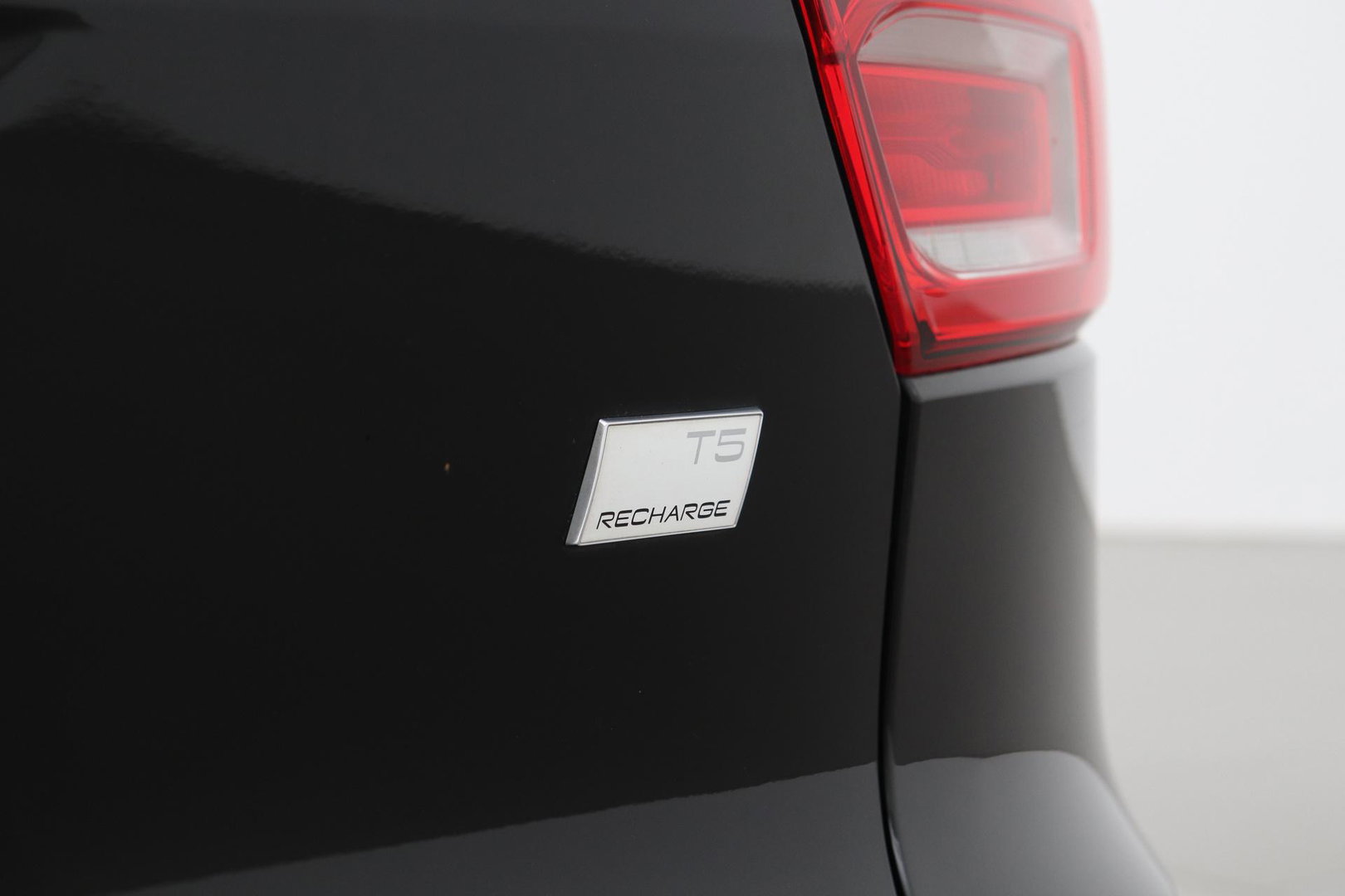 Volvo XC40 T5 Recharge R-Design | Panoramadak | 360° Camera | harman/kardon | Trekhaak