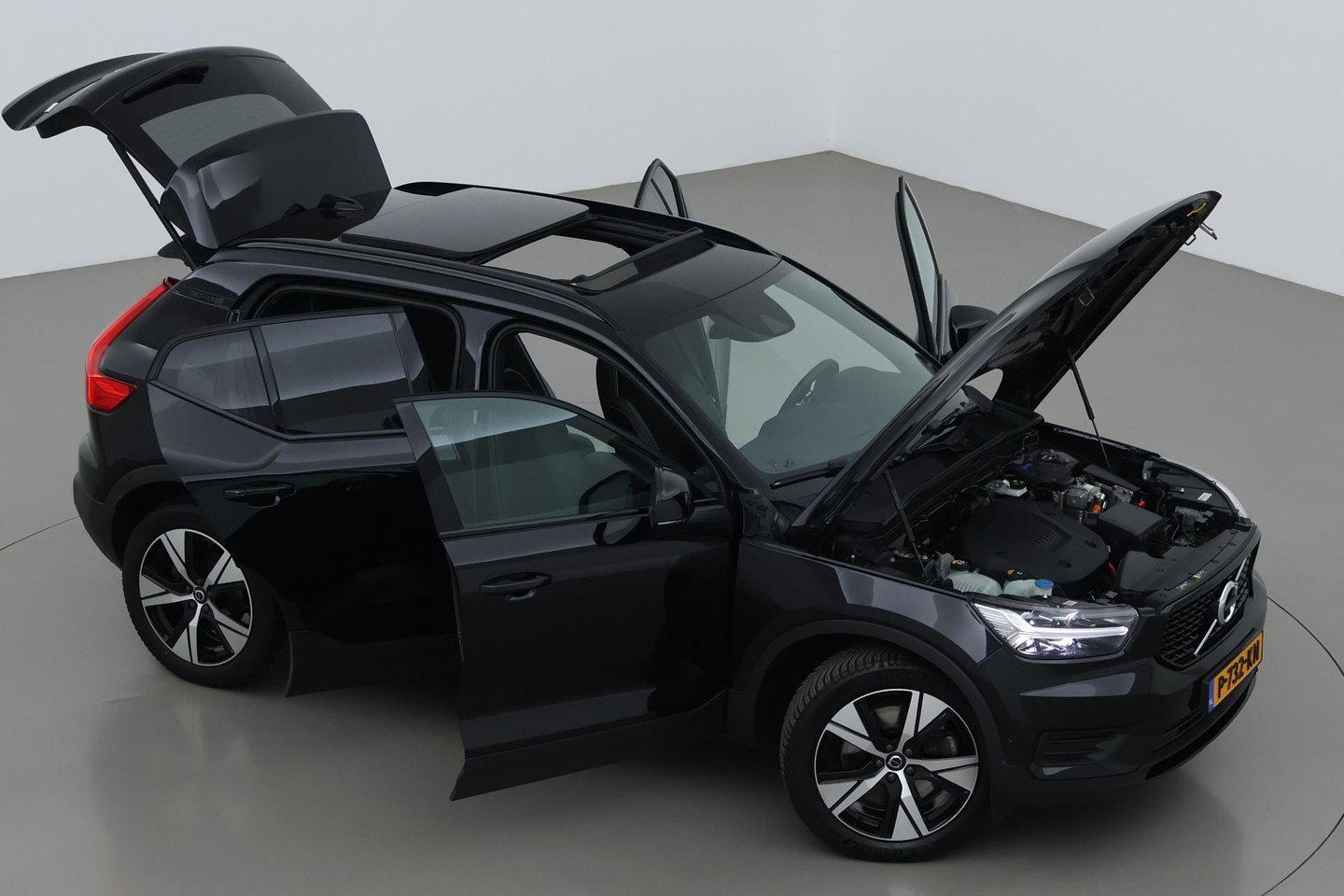 Volvo XC40 T5 Recharge R-Design | Panoramadak | 360° Camera | harman/kardon | Trekhaak