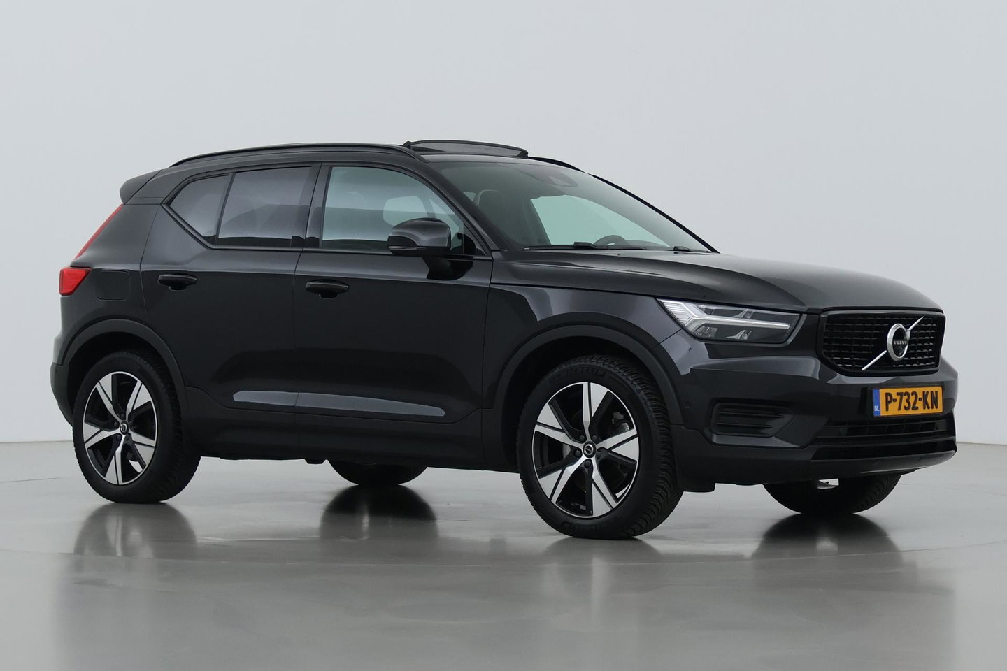 Volvo XC40 T5 Recharge R-Design | Panoramadak | 360° Camera | harman/kardon | Trekhaak
