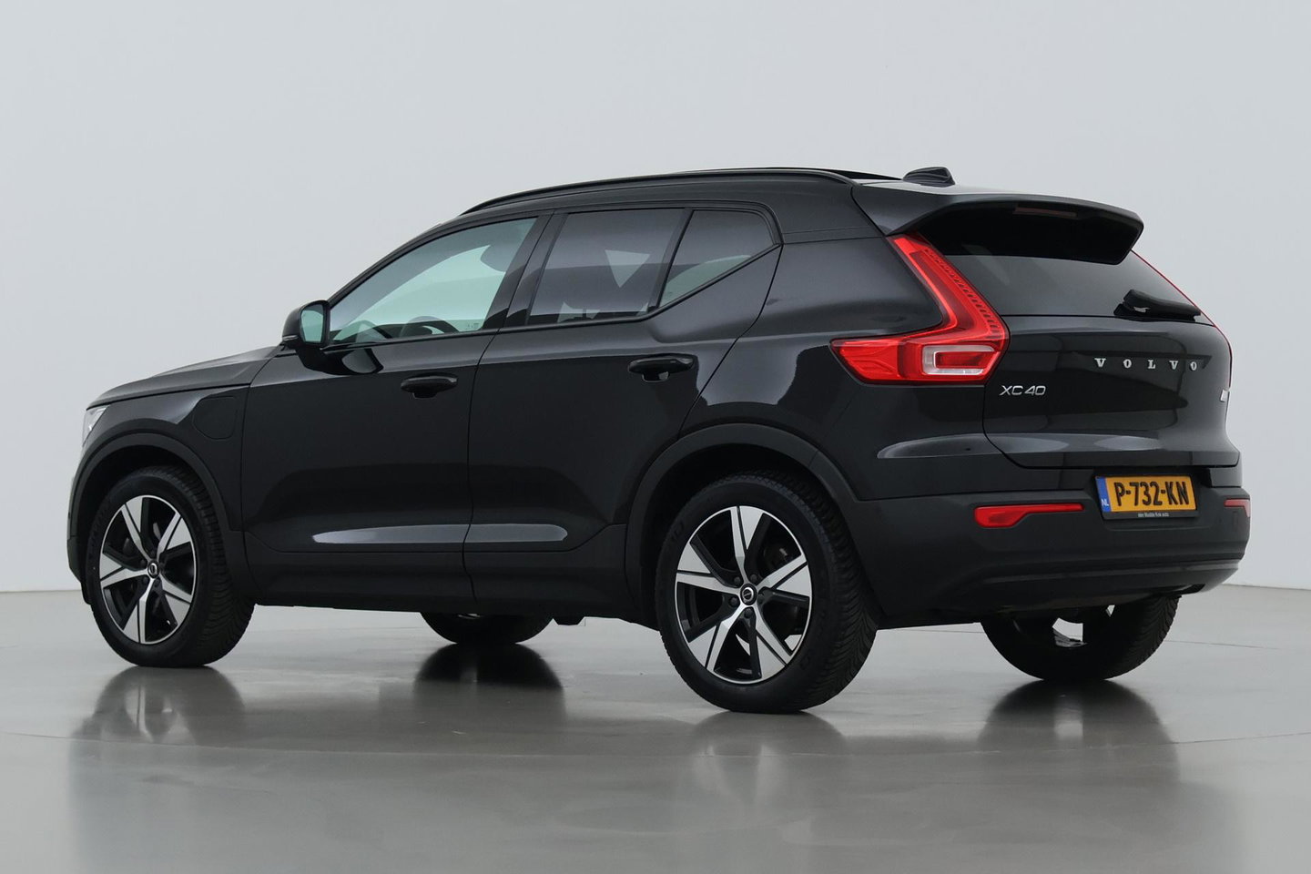 Volvo XC40 T5 Recharge R-Design | Panoramadak | 360° Camera | harman/kardon | Trekhaak