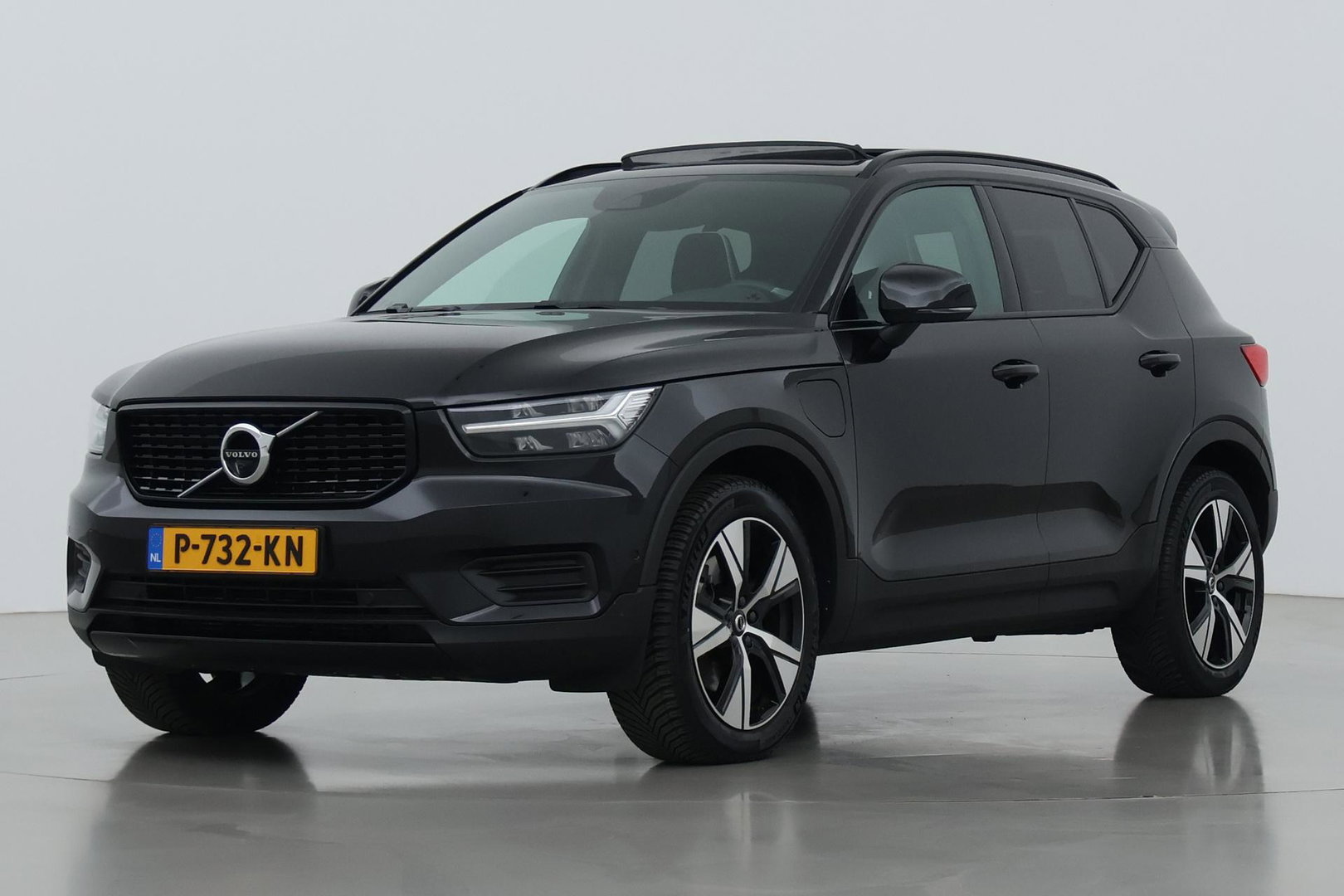 Volvo XC40 T5 Recharge R-Design | Panoramadak | 360° Camera | harman/kardon | Trekhaak