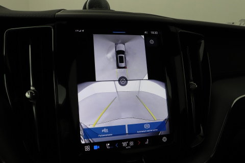 Volvo XC60 T6 Plug-in hybrid Ultra Black Edition | ACC | Luchtvering | Trekhaak | Bowers&Wilkins | 360° Camera | Stoelmassage | Panoramadak | Head-Up