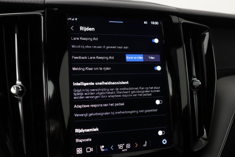 Volvo XC60 T6 Plug-in hybrid Ultra Black Edition | ACC | Luchtvering | Trekhaak | Bowers&Wilkins | 360° Camera | Stoelmassage | Panoramadak | Head-Up