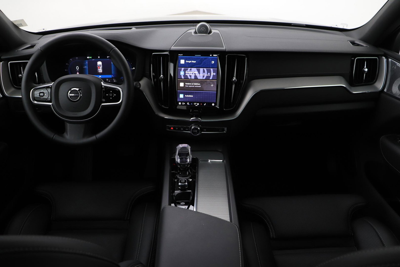 Volvo XC60 T6 Plug-in hybrid Ultra Black Edition | ACC | Luchtvering | Trekhaak | Bowers&Wilkins | 360° Camera | Stoelmassage | Panoramadak | Head-Up