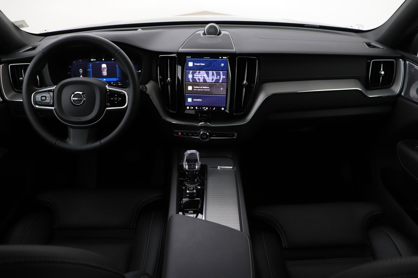 Volvo XC60 T6 Plug-in hybrid Ultra Black Edition | ACC | Luchtvering | Trekhaak | Bowers&Wilkins | 360° Camera | Stoelmassage | Panoramadak | Head-Up
