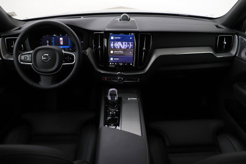 Volvo XC60 T6 Plug-in hybrid Ultra Black Edition | ACC | Luchtvering | Trekhaak | Bowers&Wilkins | 360° Camera | Stoelmassage | Panoramadak | Head-Up