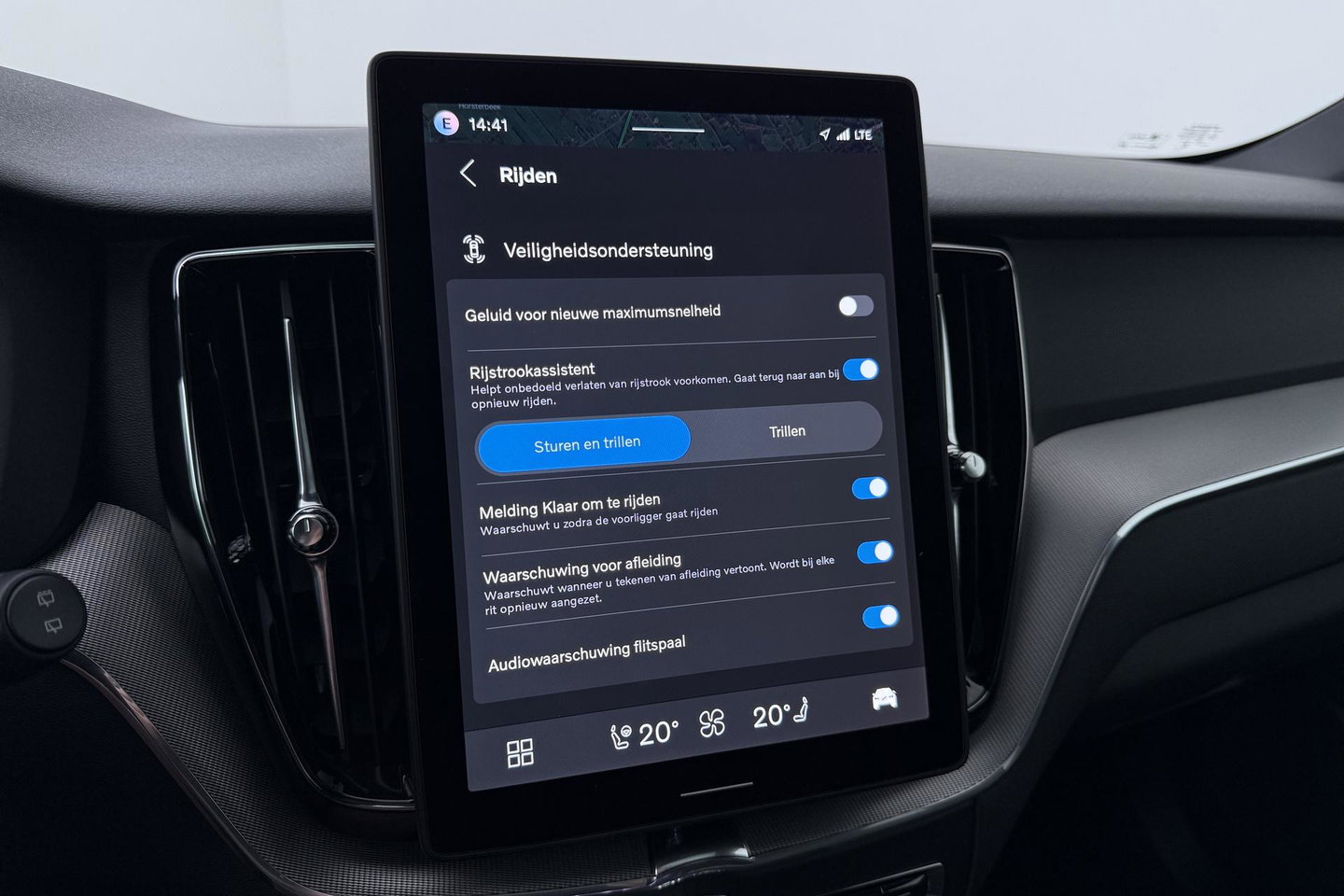 Volvo XC60 T8 Plug-in hybrid Plus Black Edition | ACC | Panoramdak | Head-Up | Trekhaak | Harman/Kardon | 360° Camera | 21 Inch