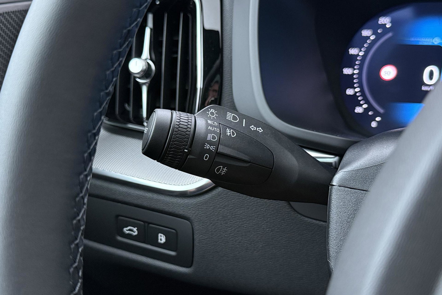Volvo XC60 T8 Plug-in hybrid Plus Black Edition | ACC | Panoramdak | Head-Up | Trekhaak | Harman/Kardon | 360° Camera | 21 Inch