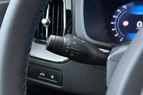 Volvo XC60 T8 Plug-in hybrid Plus Black Edition | ACC | Panoramdak | Head-Up | Trekhaak | Harman/Kardon | 360° Camera | 21 Inch