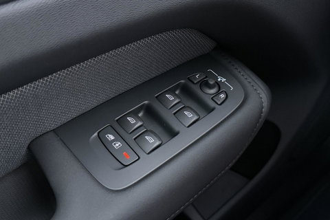 Volvo XC60 T8 Plug-in hybrid Plus Black Edition | ACC | Panoramdak | Head-Up | Trekhaak | Harman/Kardon | 360° Camera | 21 Inch