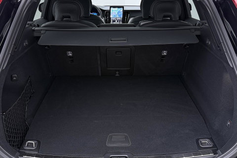 Volvo XC60 T8 Plug-in hybrid Plus Black Edition | ACC | Panoramdak | Head-Up | Trekhaak | Harman/Kardon | 360° Camera | 21 Inch