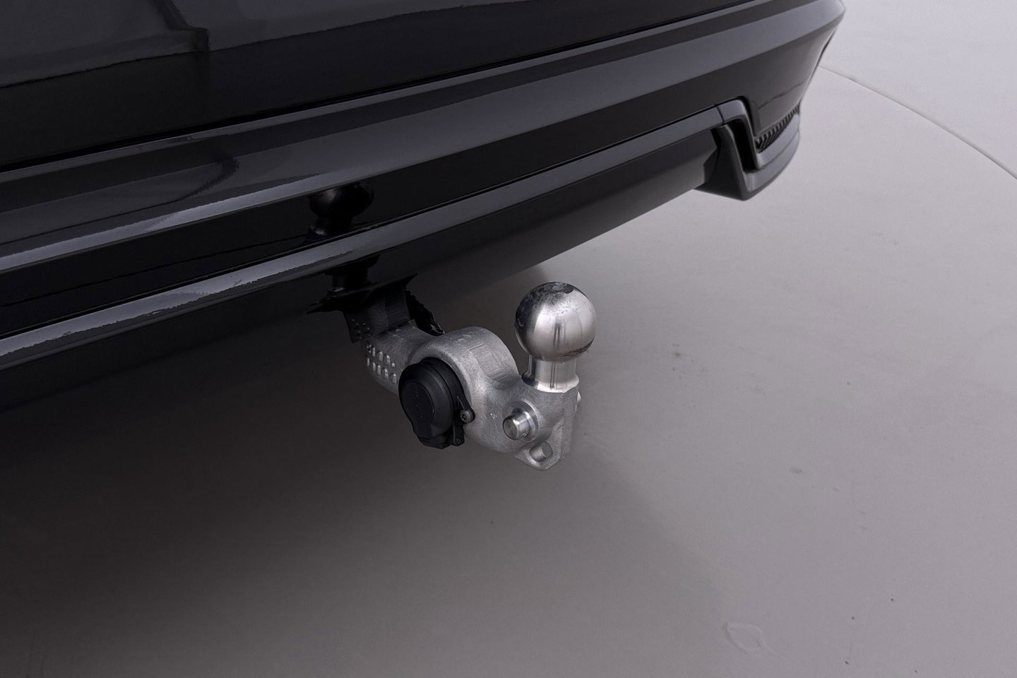 Volvo XC60 T8 Plug-in hybrid Plus Black Edition | ACC | Panoramdak | Head-Up | Trekhaak | Harman/Kardon | 360° Camera | 21 Inch