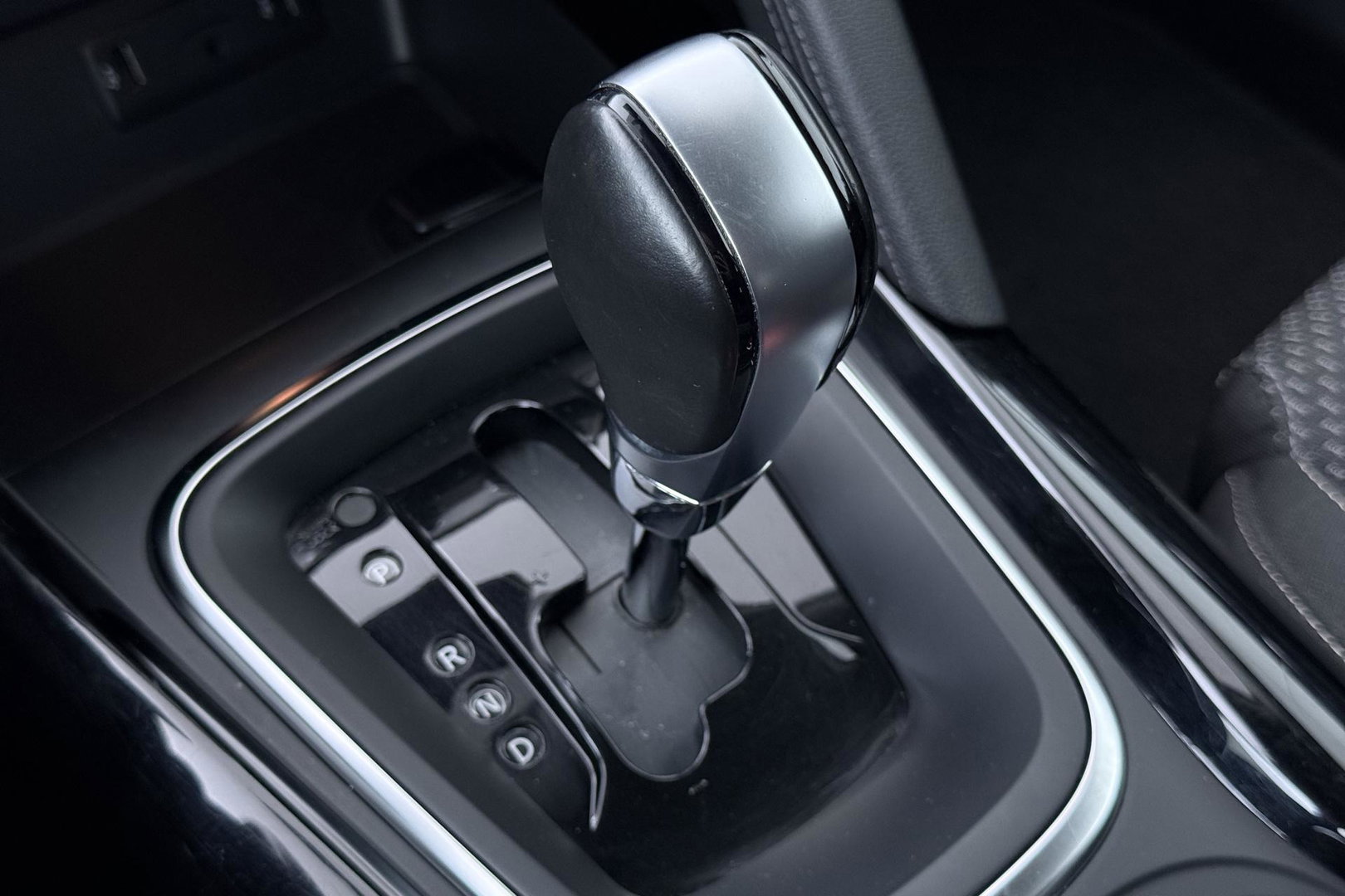 Renault Kadjar 1.3 TCe Limited | Trekhaak | Automaat | Camera | Stoelverwarming | Dodehoekdetectie | Keyless