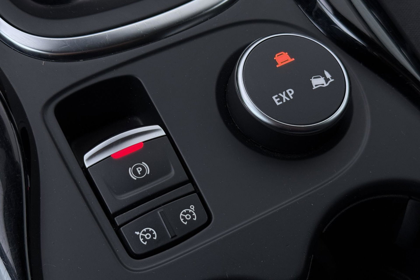 Renault Kadjar 1.3 TCe Limited | Trekhaak | Automaat | Camera | Stoelverwarming | Dodehoekdetectie | Keyless