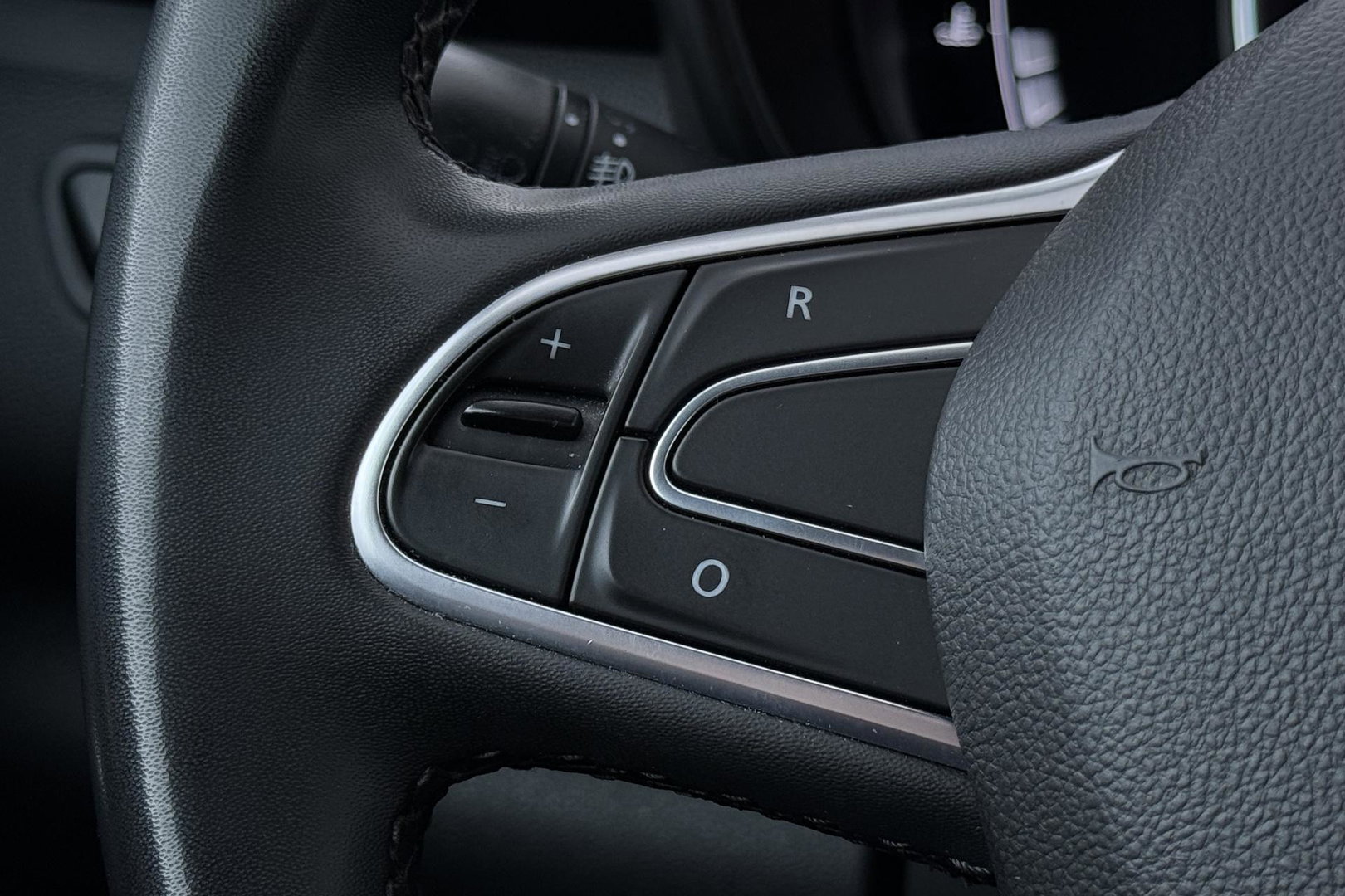 Renault Kadjar 1.3 TCe Limited | Trekhaak | Automaat | Camera | Stoelverwarming | Dodehoekdetectie | Keyless