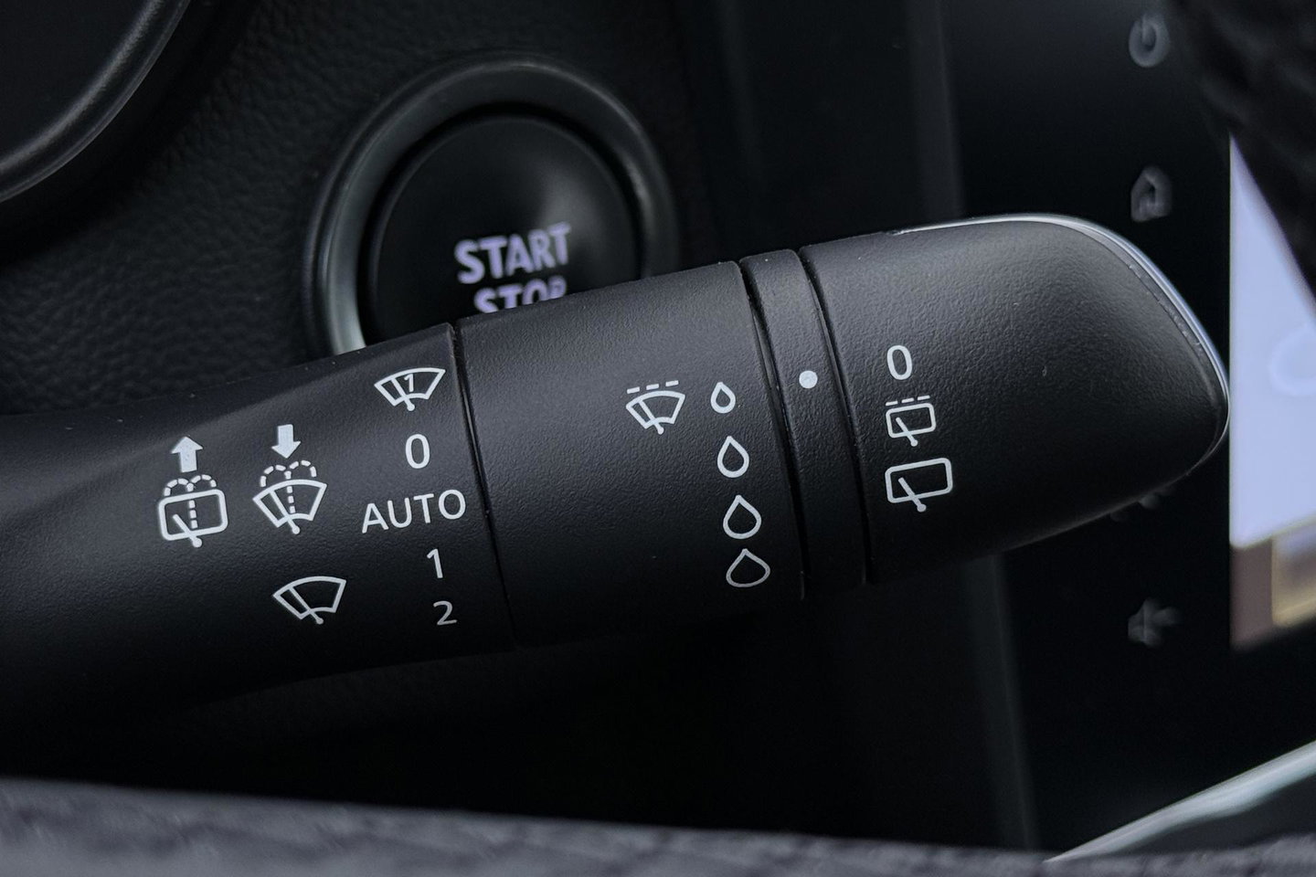 Renault Kadjar 1.3 TCe Limited | Trekhaak | Automaat | Camera | Stoelverwarming | Dodehoekdetectie | Keyless