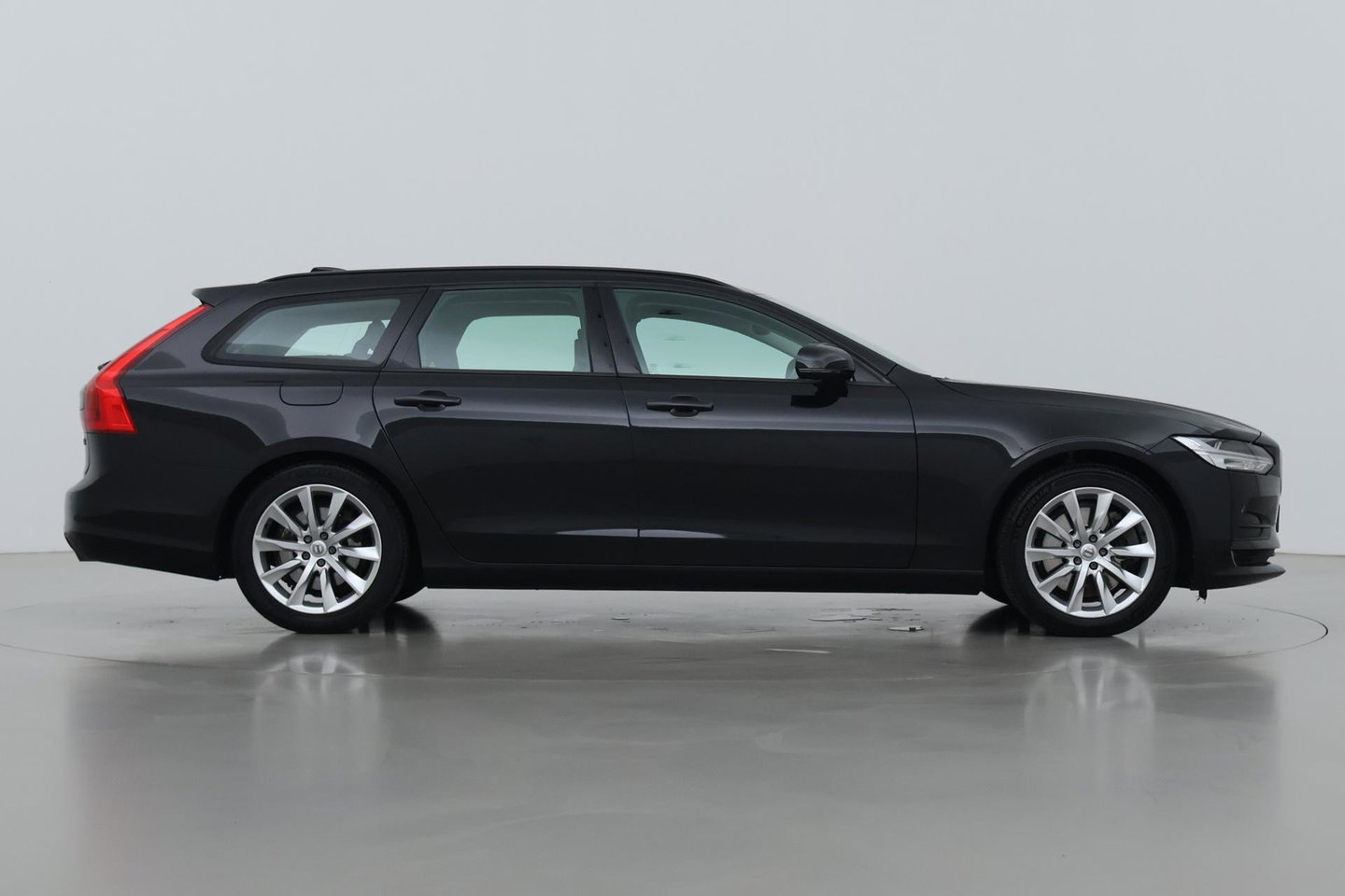 Volvo V90 2.0 T4 Momentum | ACC | Trekhaak | Camera | BLIS | Kinderzitjes | Stoelverwarming | 18 Inch