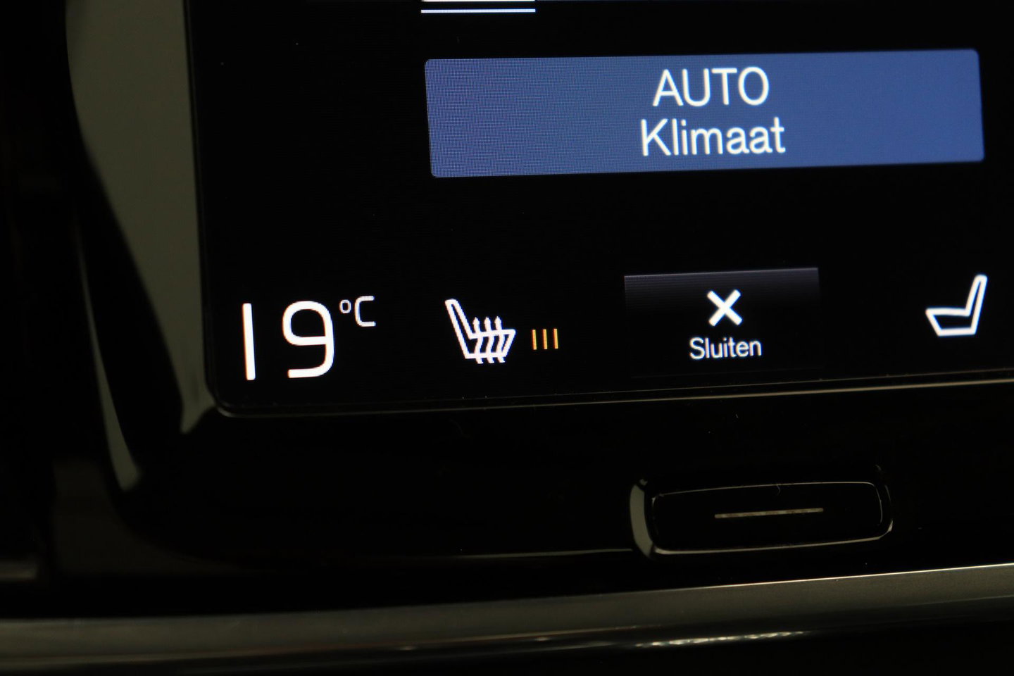 Volvo V90 2.0 T4 Momentum | ACC | Trekhaak | Camera | BLIS | Kinderzitjes | Stoelverwarming | 18 Inch