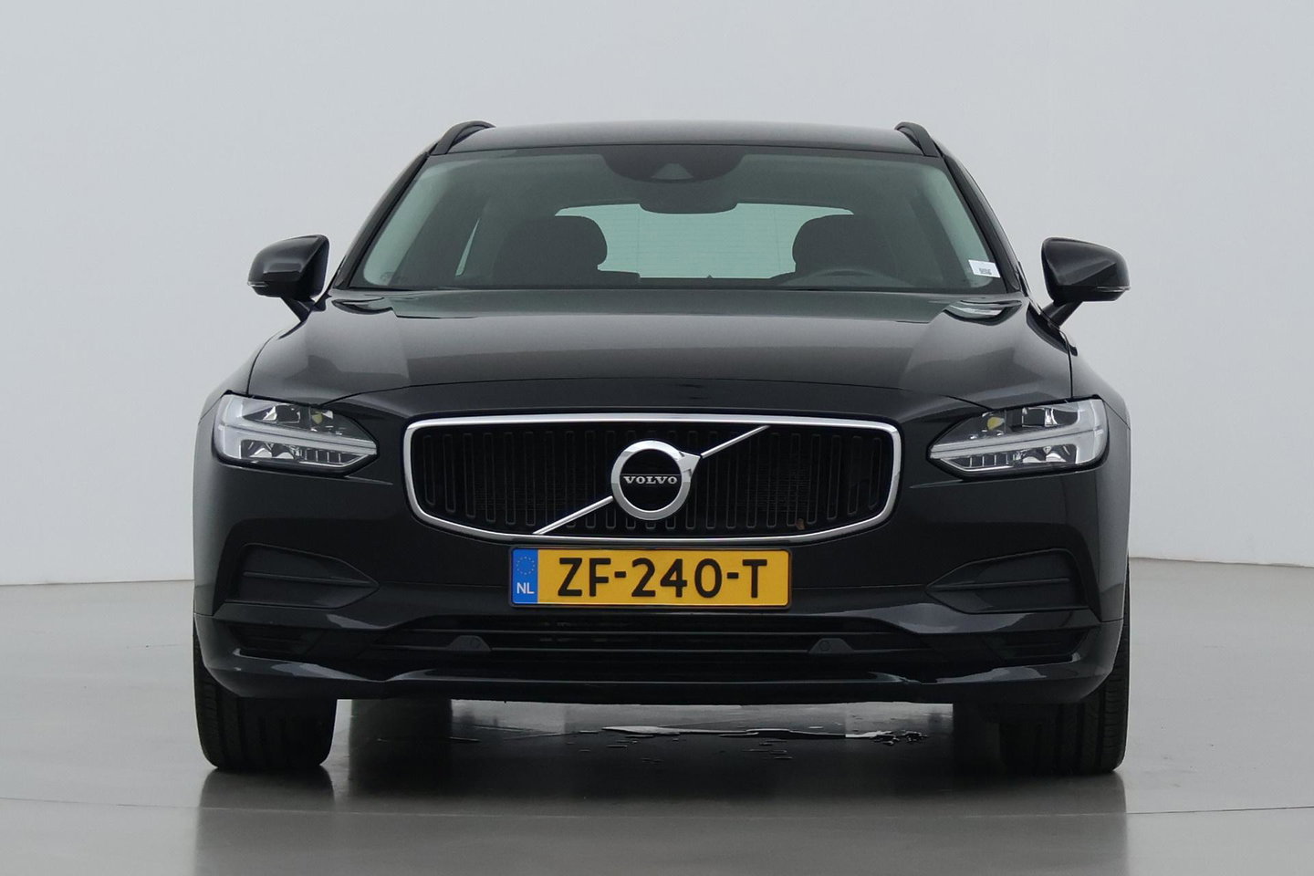Volvo V90 2.0 T4 Momentum | ACC | Trekhaak | Camera | BLIS | Kinderzitjes | Stoelverwarming | 18 Inch