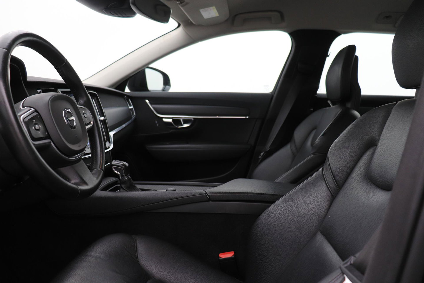 Volvo V90 2.0 T4 Momentum | ACC | Trekhaak | Camera | BLIS | Kinderzitjes | Stoelverwarming | 18 Inch
