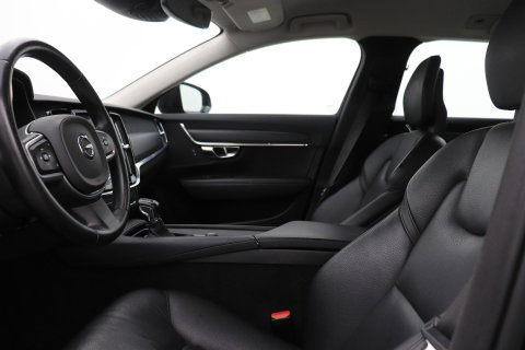 Volvo V90 2.0 T4 Momentum | ACC | Trekhaak | Camera | BLIS | Kinderzitjes | Stoelverwarming | 18 Inch