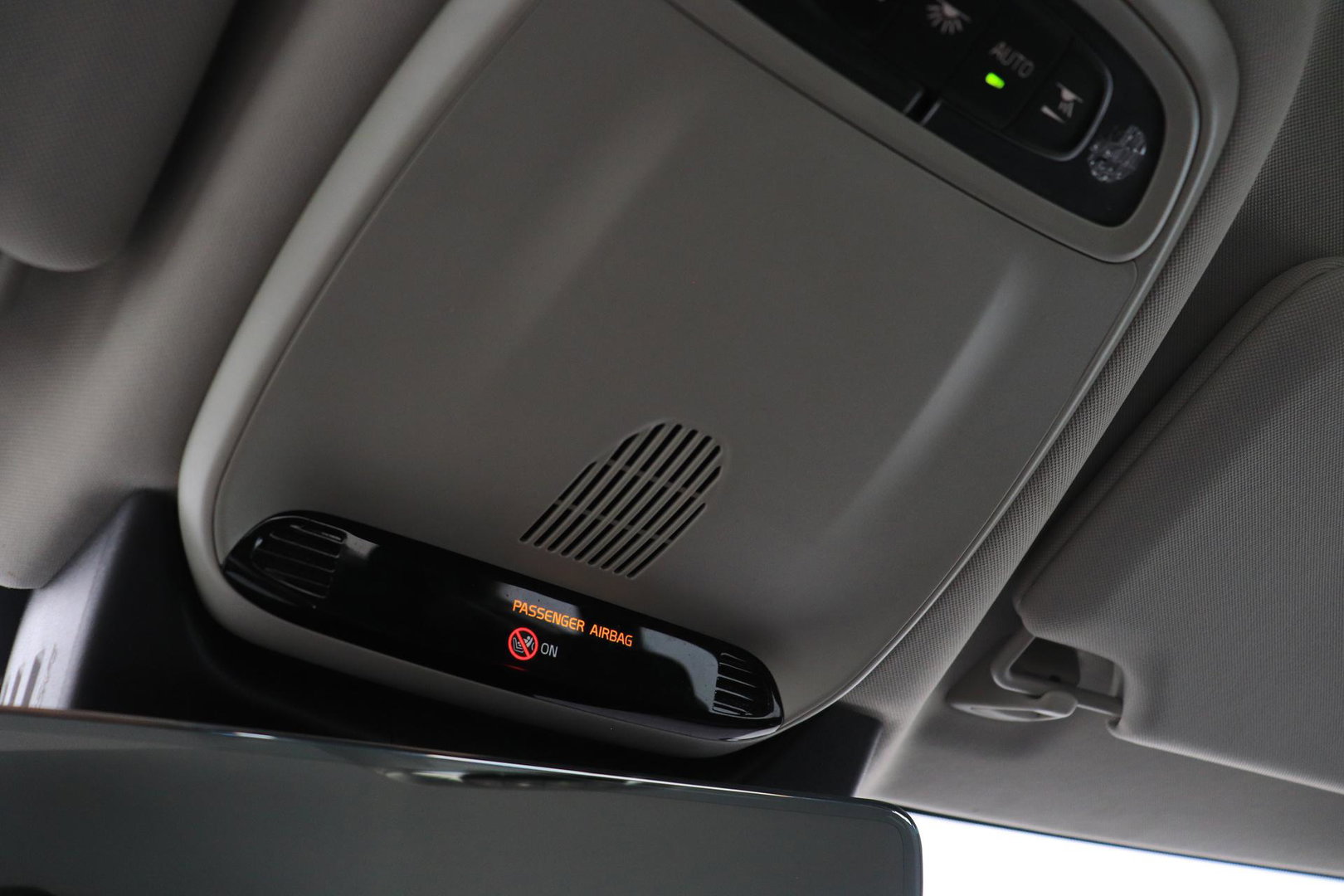Volvo V90 2.0 T4 Momentum | ACC | Trekhaak | Camera | BLIS | Kinderzitjes | Stoelverwarming | 18 Inch